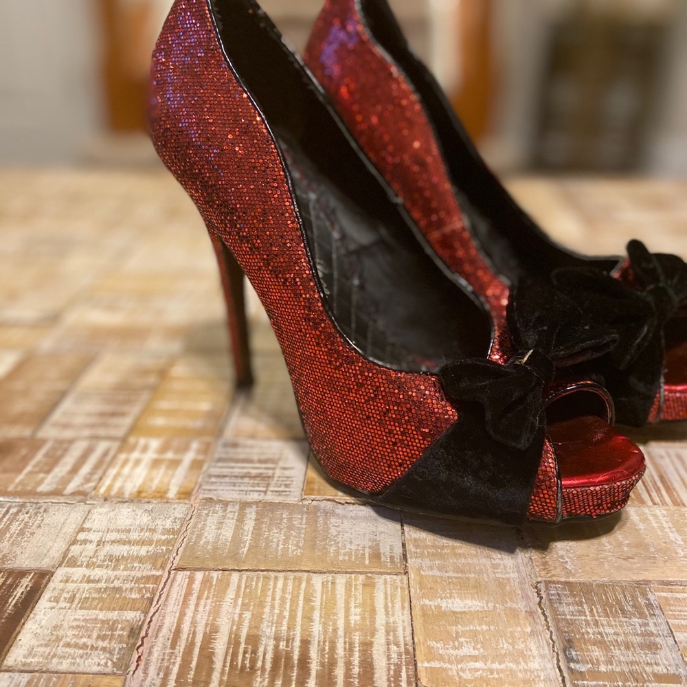 Dorothy’s Red Glittery Pumps